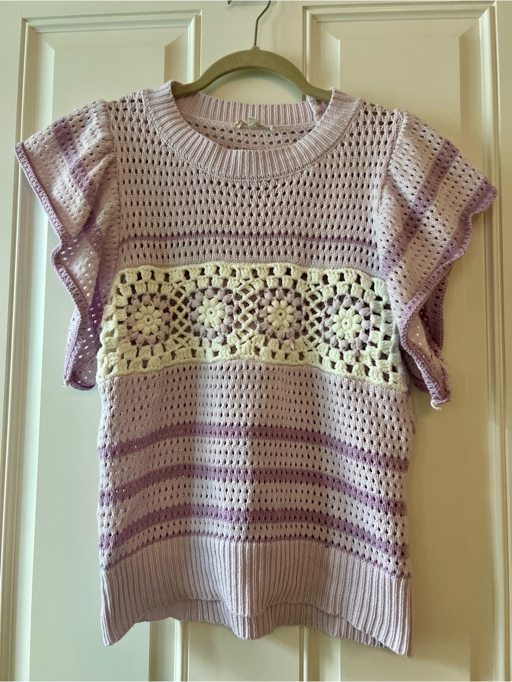 Mystree Lavender and Cream Crochet-Accent Knit Top Women’s Small